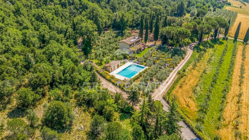 House in Fratte - view 1