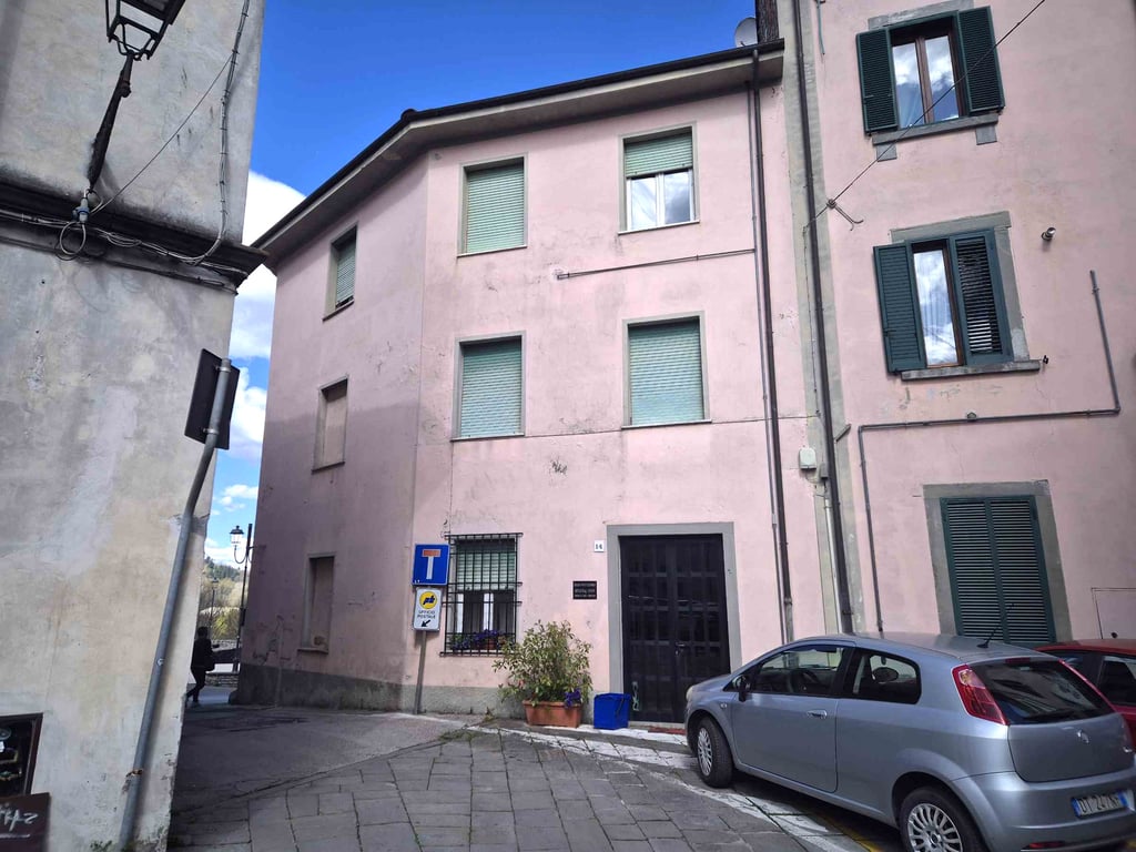 House in Castelnuovo di Garfagnana - Image 2