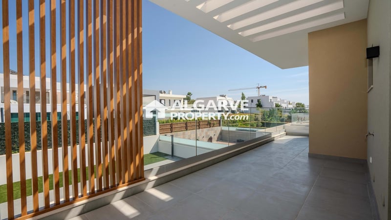 Villa in Quarteira - view 1