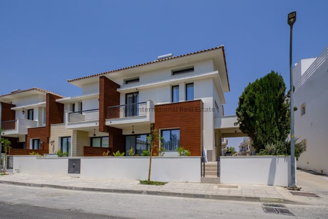 House in Tersefanou - view 1