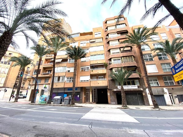 Apartment in Alicante - view 1