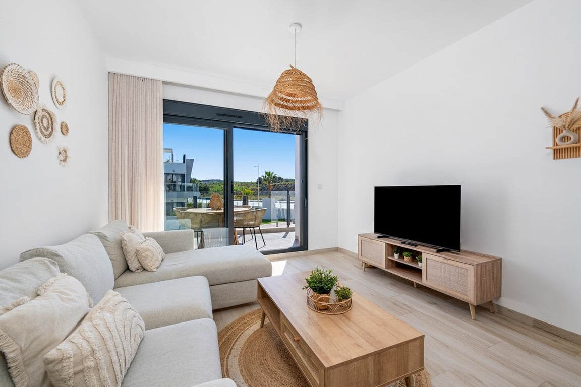 Apartment in San Miguel de Salinas - Image 2