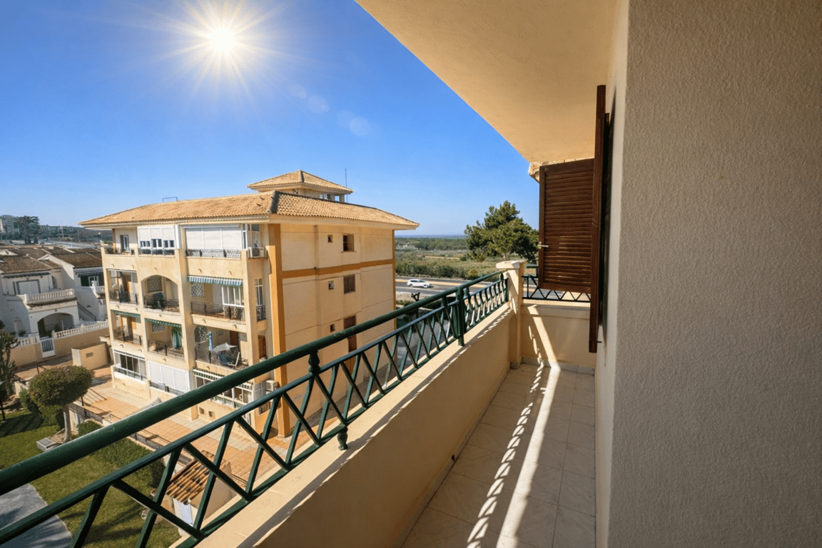 Apartment in Torrevieja - Image 3