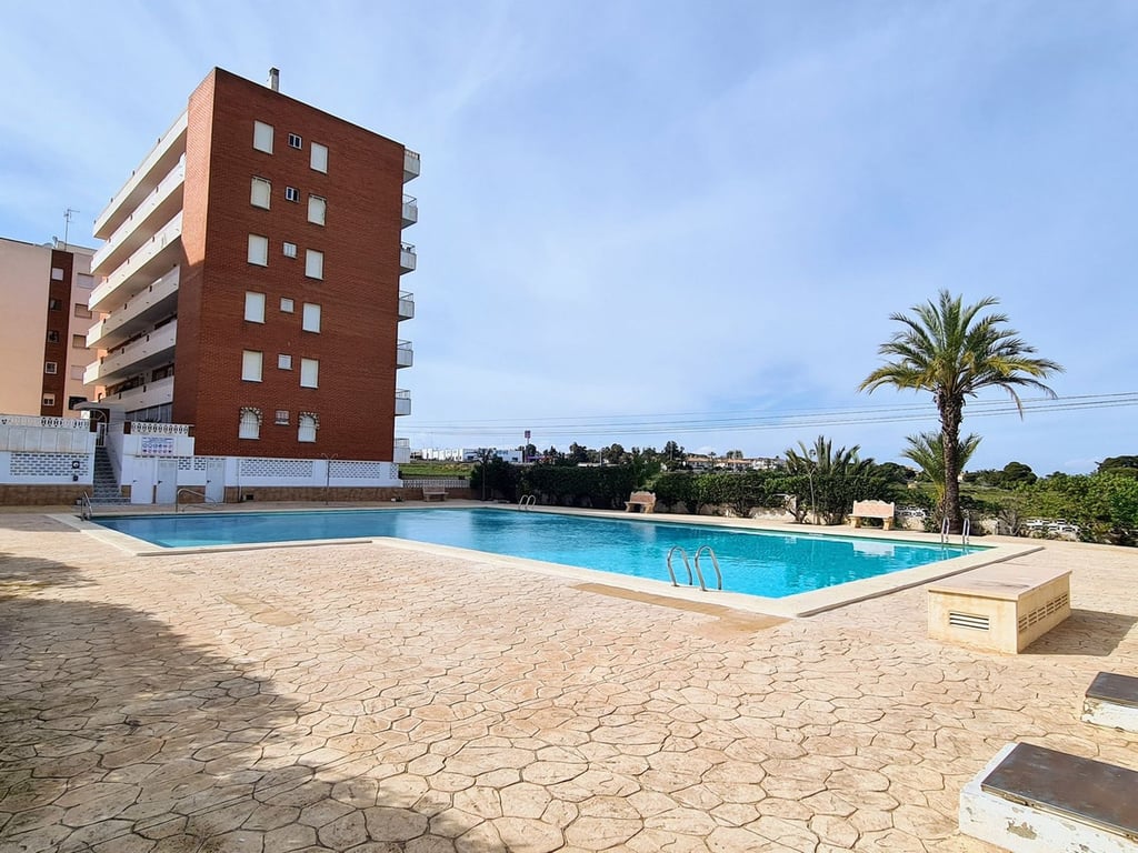 Apartment in Punta Prima - Image 2