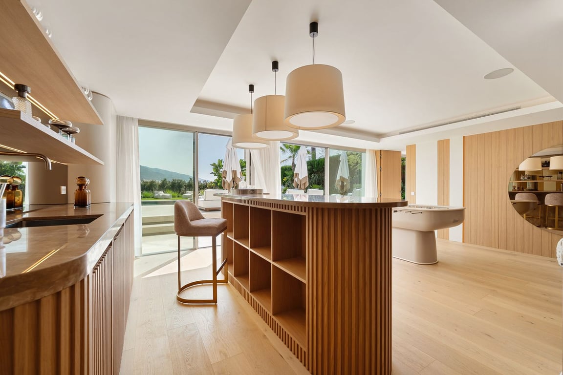 Villa in Nueva Andalucia - Image 3