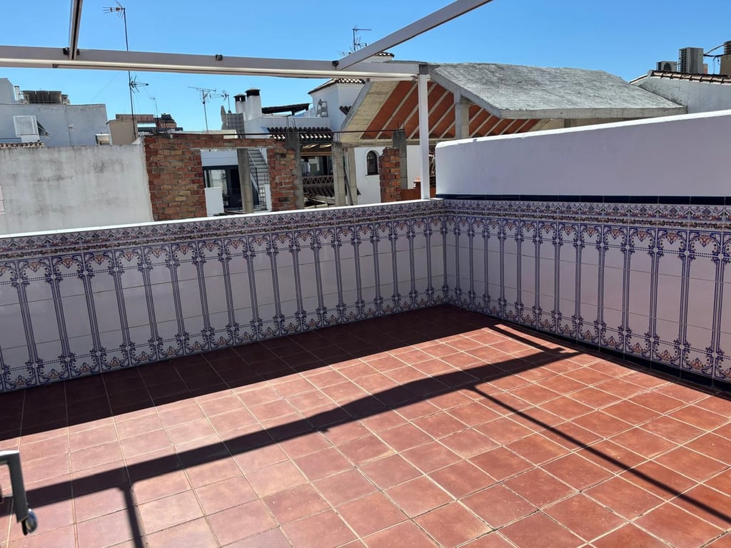 House in Estepona - Image 2