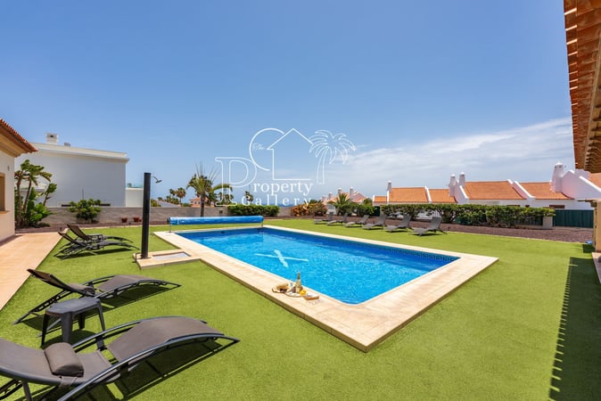 Villa in Golf del Sur - view 1