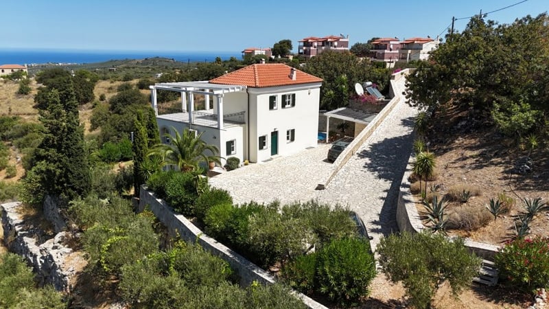 House in Kournas - view 1