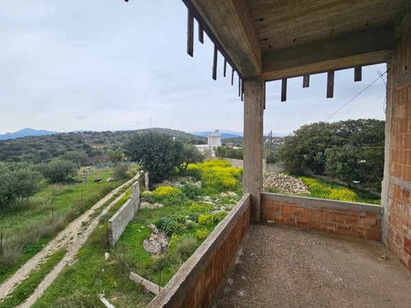 House in Meseleroi - view 1