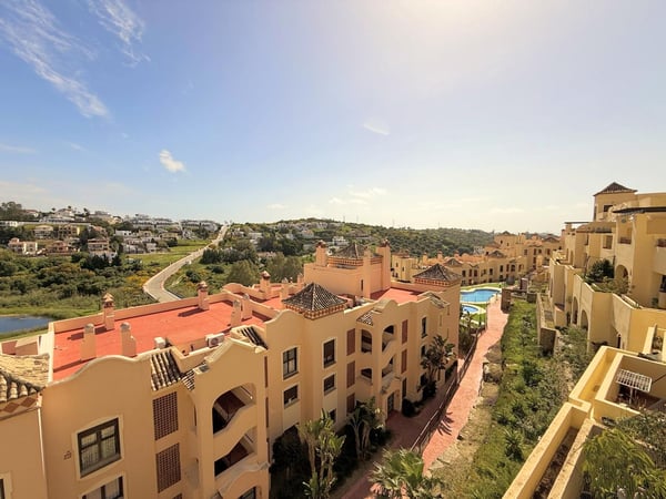 Apartment in Estepona - view 1