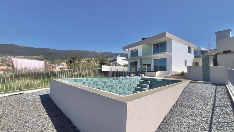 Villa in Arco da Calheta - view 1