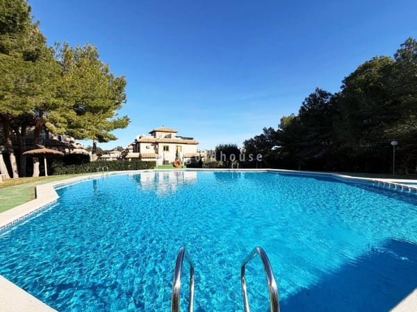 House in Villamartin - view 1