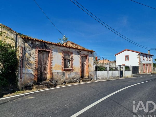 House in Vila Nova de Poiares - view 1