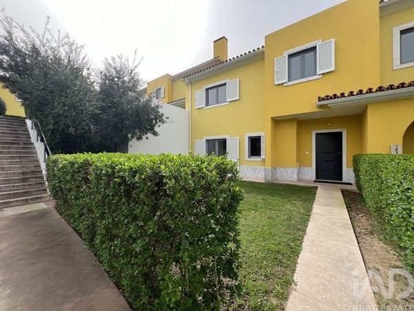 House in Palmela - view 1