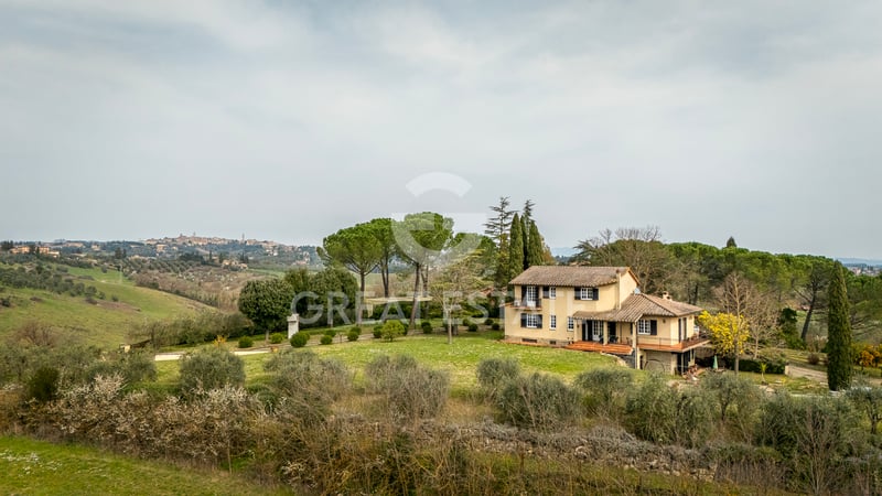House in Siena - view 1