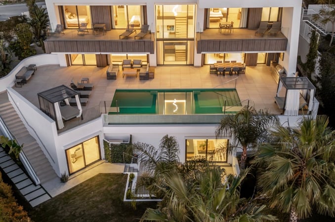 House in Estepona - view 1