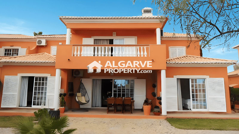 Villa in Quarteira - view 1