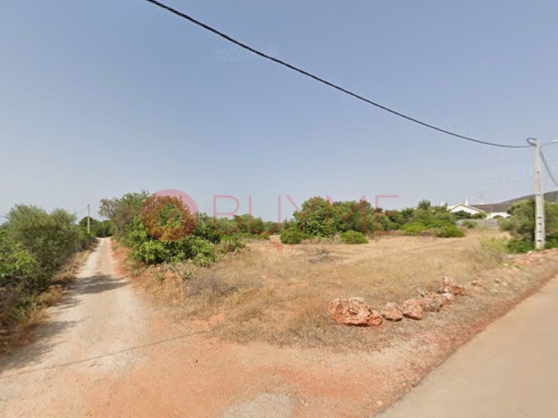 House in Santa Barbara de Nexe - Image 2