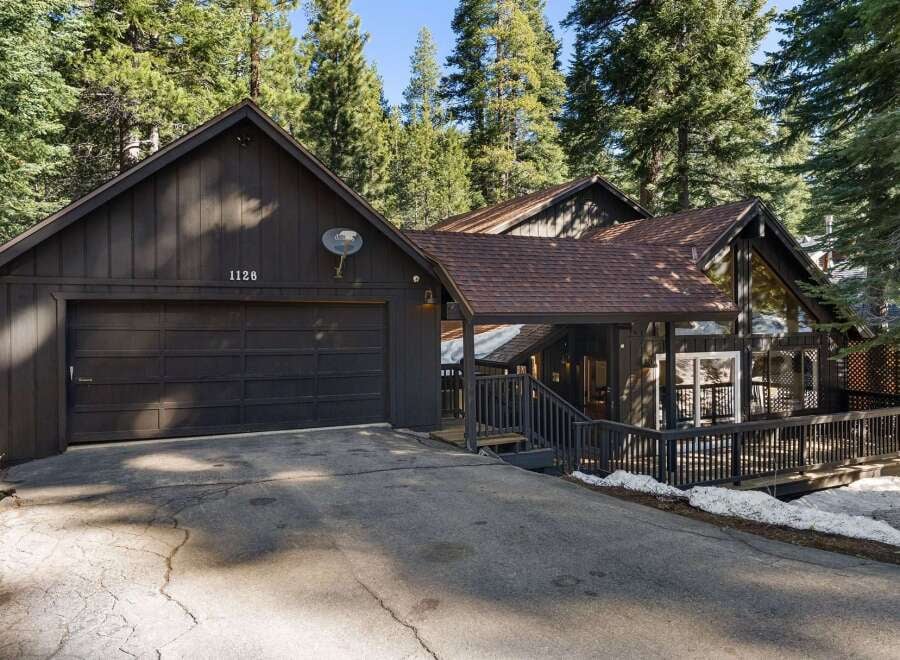 House in Tahoe Estates - Image 2