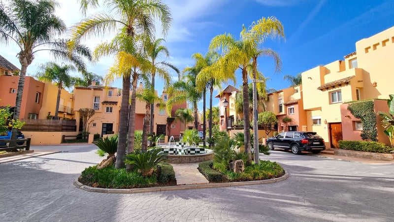 House in Nueva Andalucia - view 1