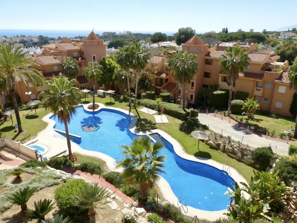 Apartment in Marbella - Image 2