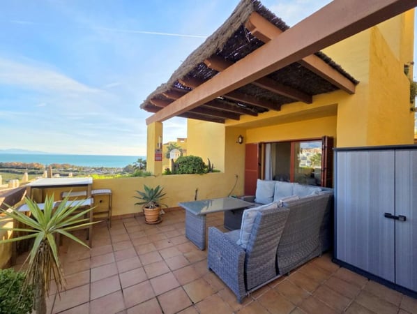 Apartment in La Duquesa - view 1