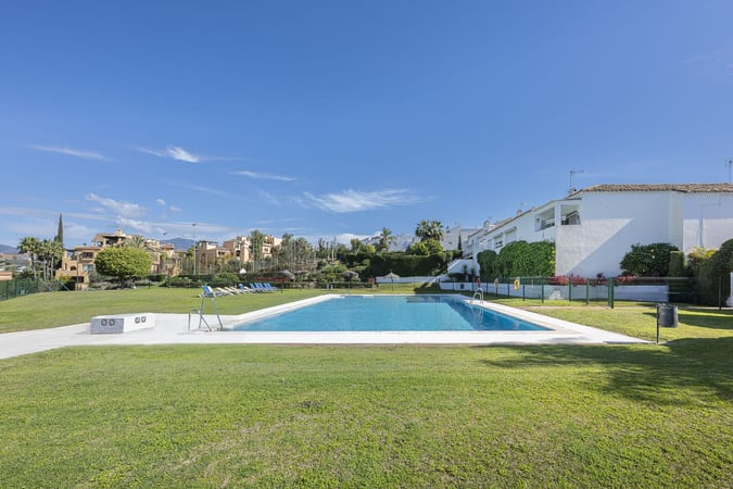 Apartment in Estepona - view 1