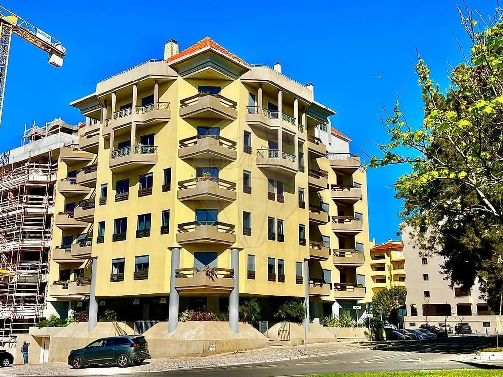 Apartment in Cascais - Image 2