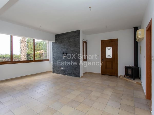 House in Kissonerga - view 1