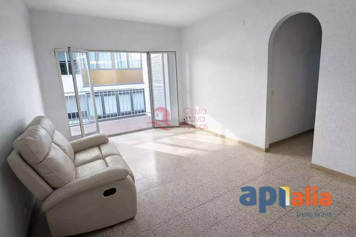 Apartment in Palamos - Image 2