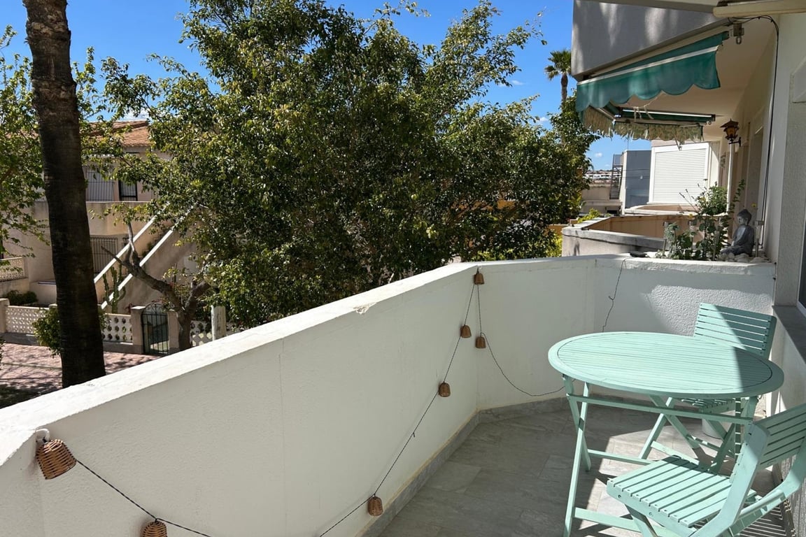 Apartment in Cabo Roig - Image 2