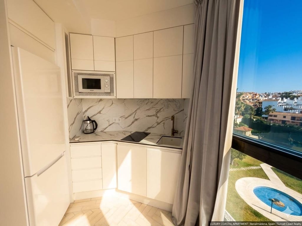 Apartment in Mijas Costa - Image 3