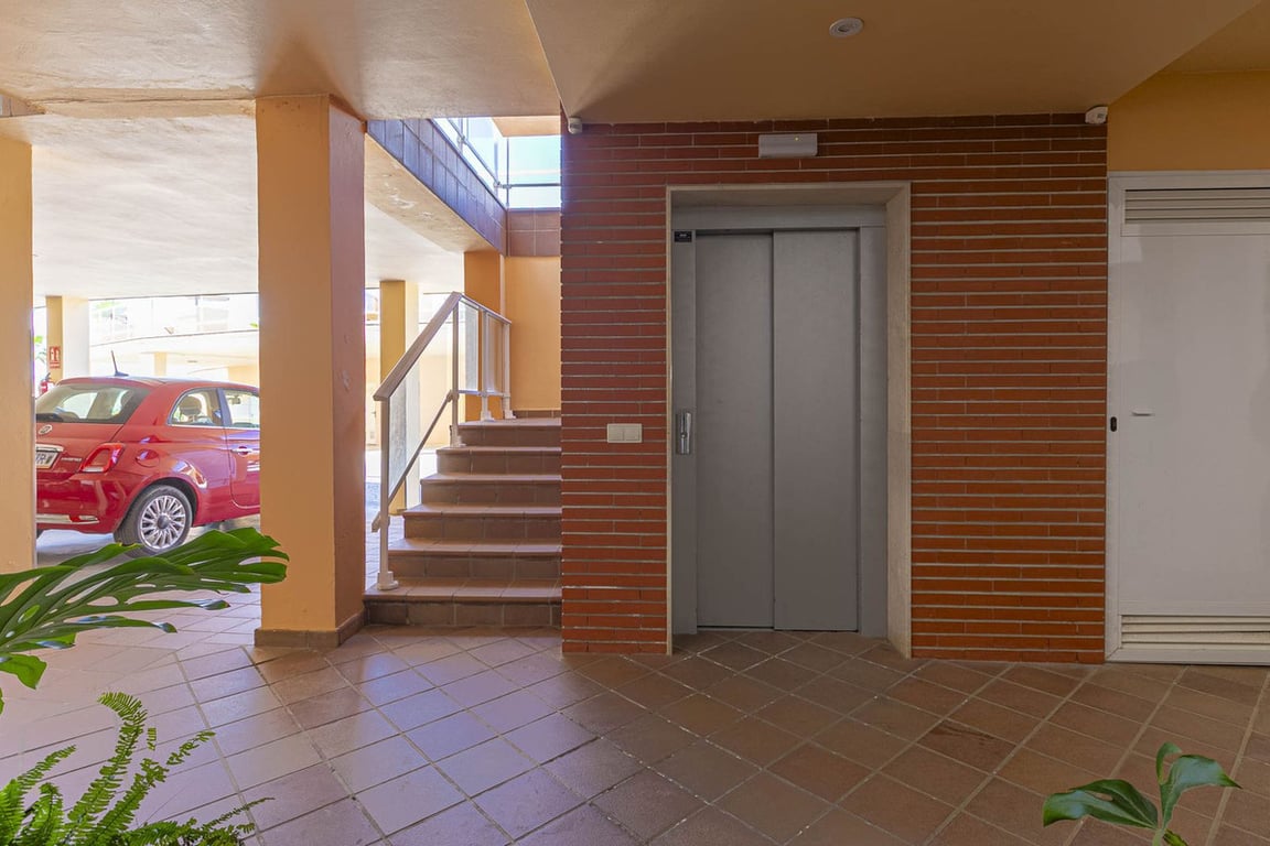 Apartment in El Chaparral - Image 3