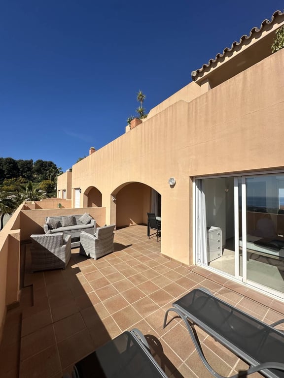 Apartment in Sitio de Calahonda - Image 3