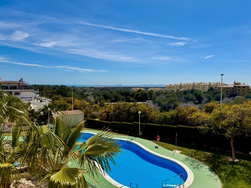 Apartment in Urbanizacion los Balcones - Image 3