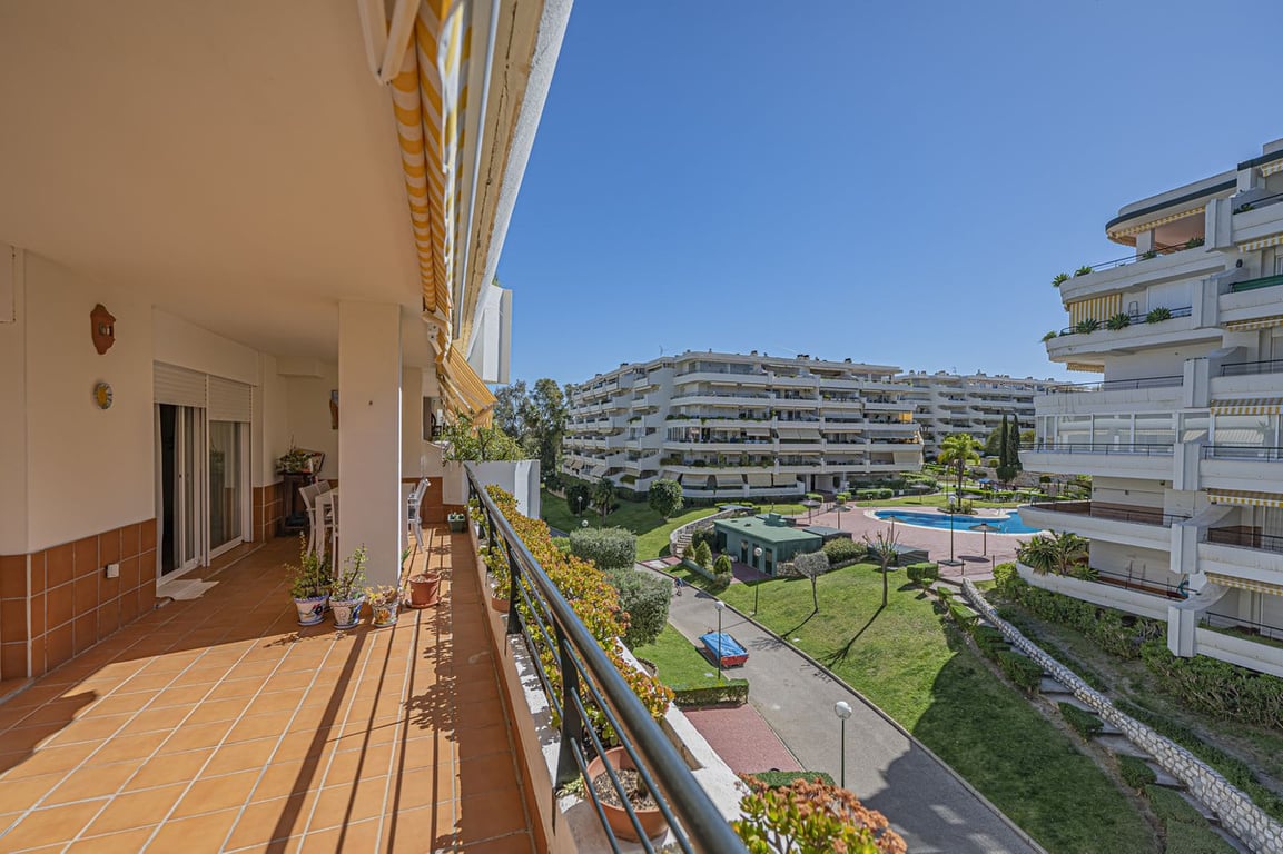 Apartment in Guadalmina - Image 2