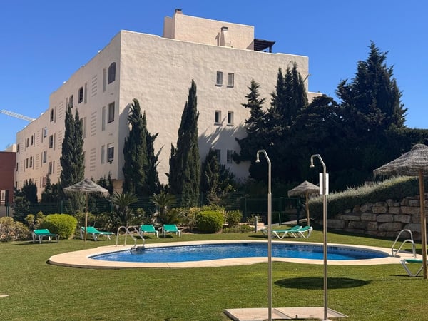 Apartment in La Duquesa - view 1