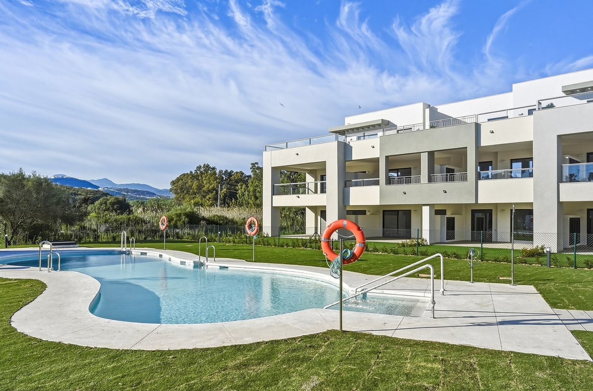 Apartment in Casares - Image 2