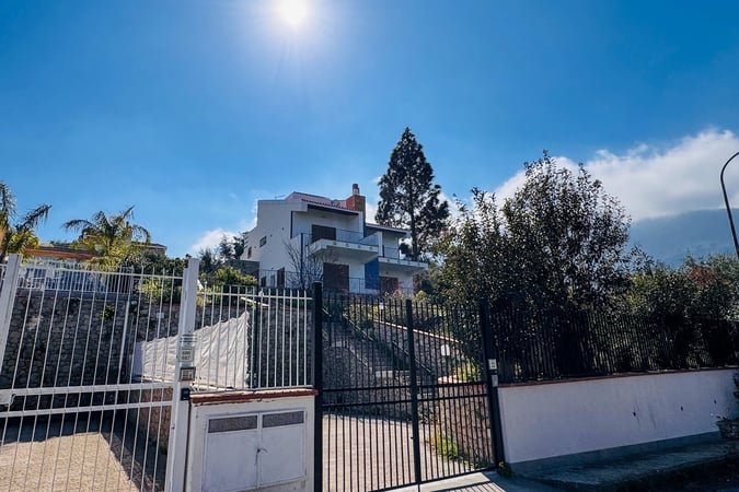 Villa in Sant'Onofrio - view 1