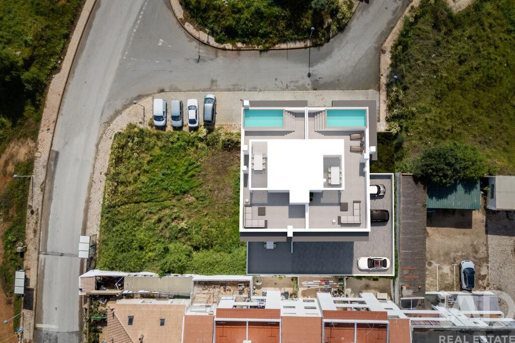 Apartment in Mexilhoeira Grande - Image 2