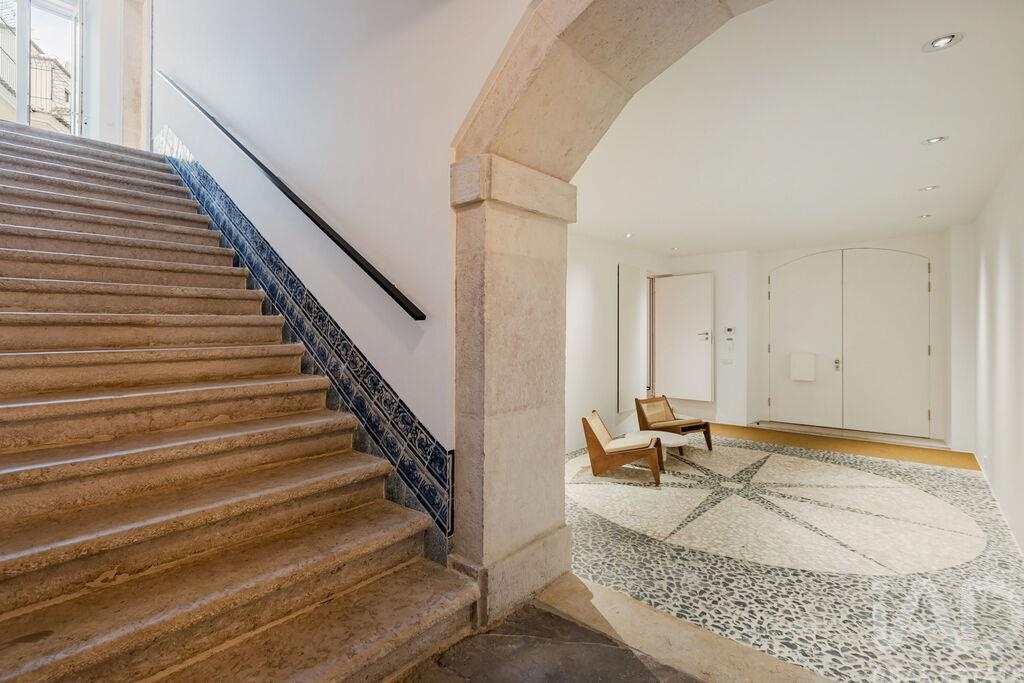 Apartment in Santa Maria Maior - Image 3