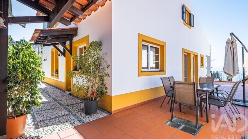 House in Funchal (Santa Maria Maior) - view 1