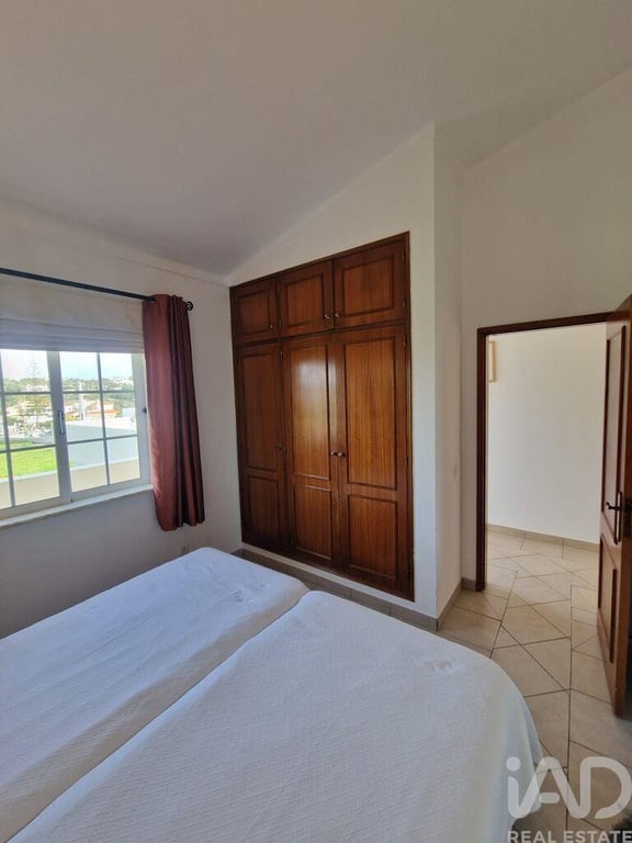 Apartment in Oura - Image 3