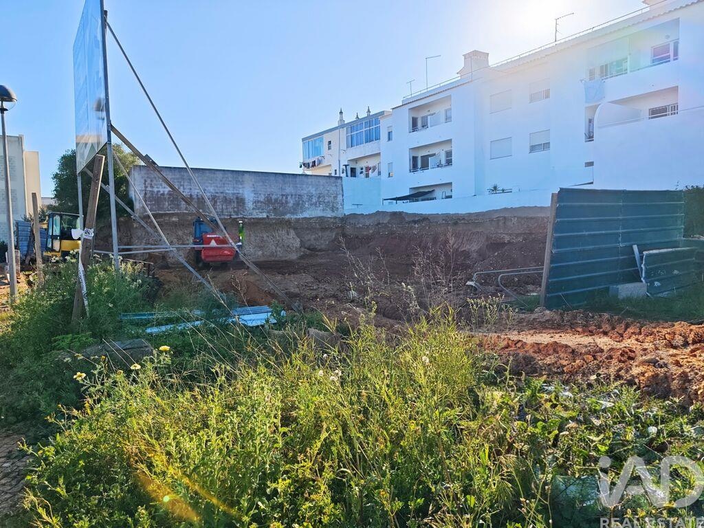 Apartment in Mexilhoeira Grande - Image 2