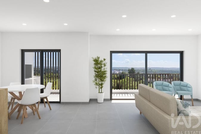 Apartment in Mexilhoeira Grande - view 1