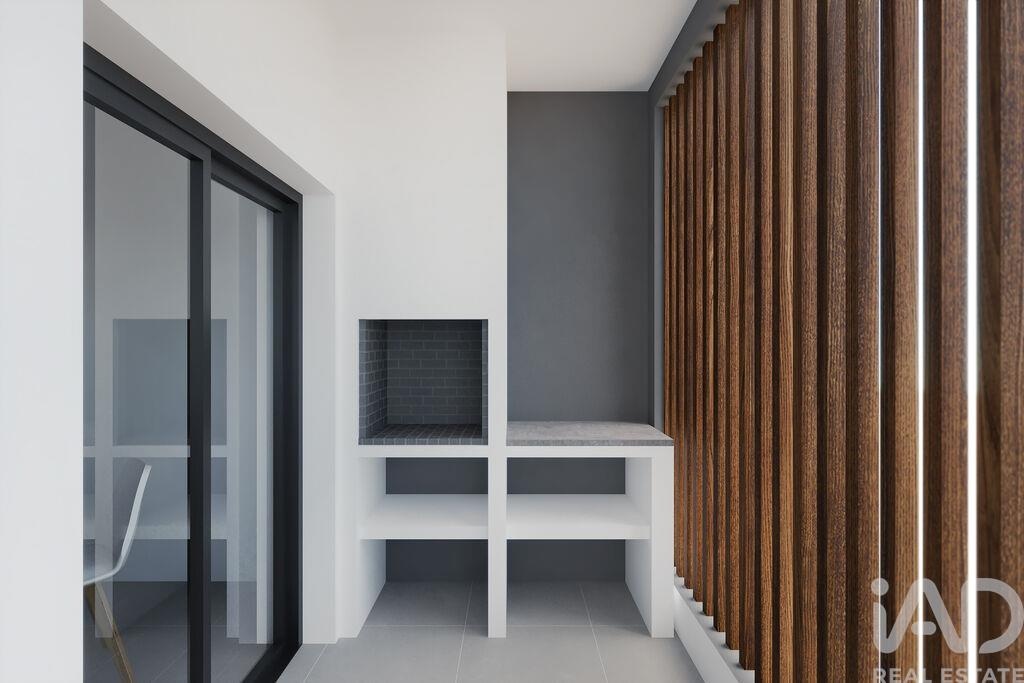 Apartment in Mexilhoeira Grande - Image 3