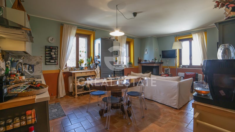 House in Fratta - view 1