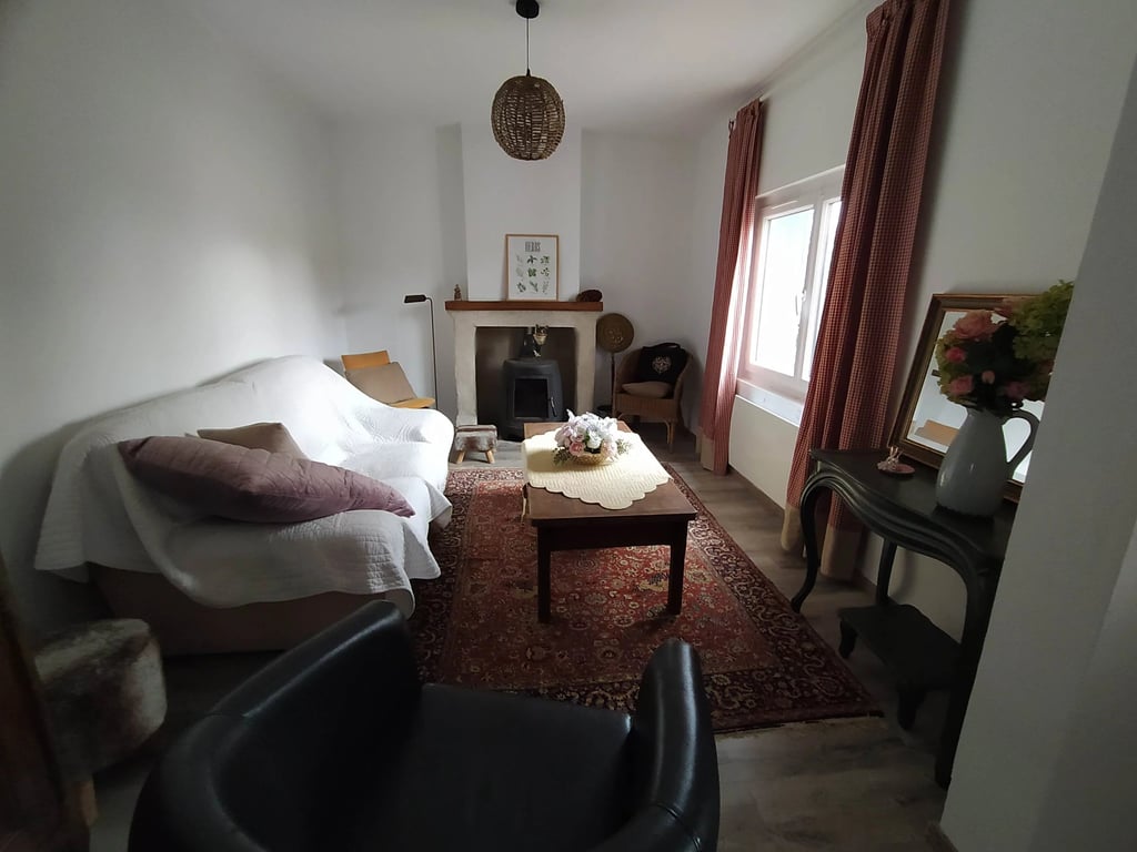 House in La Tour-Blanche - Image 3