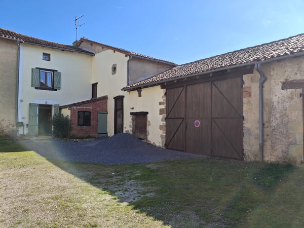 House in Le Vigeant - view 1