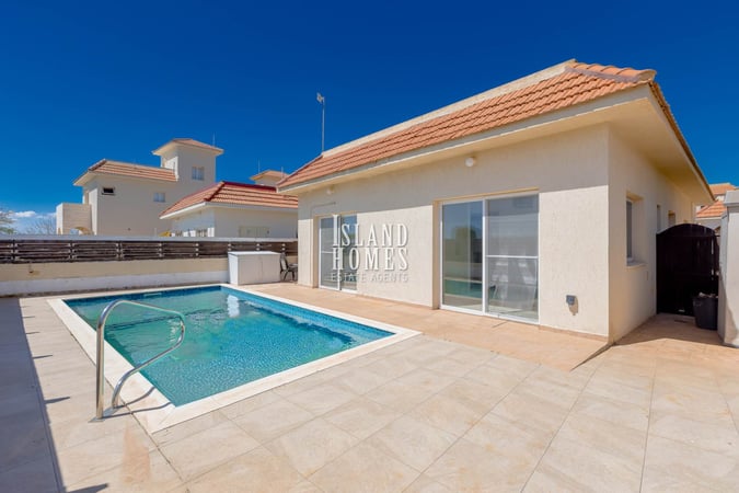 House in Liopetri - view 1